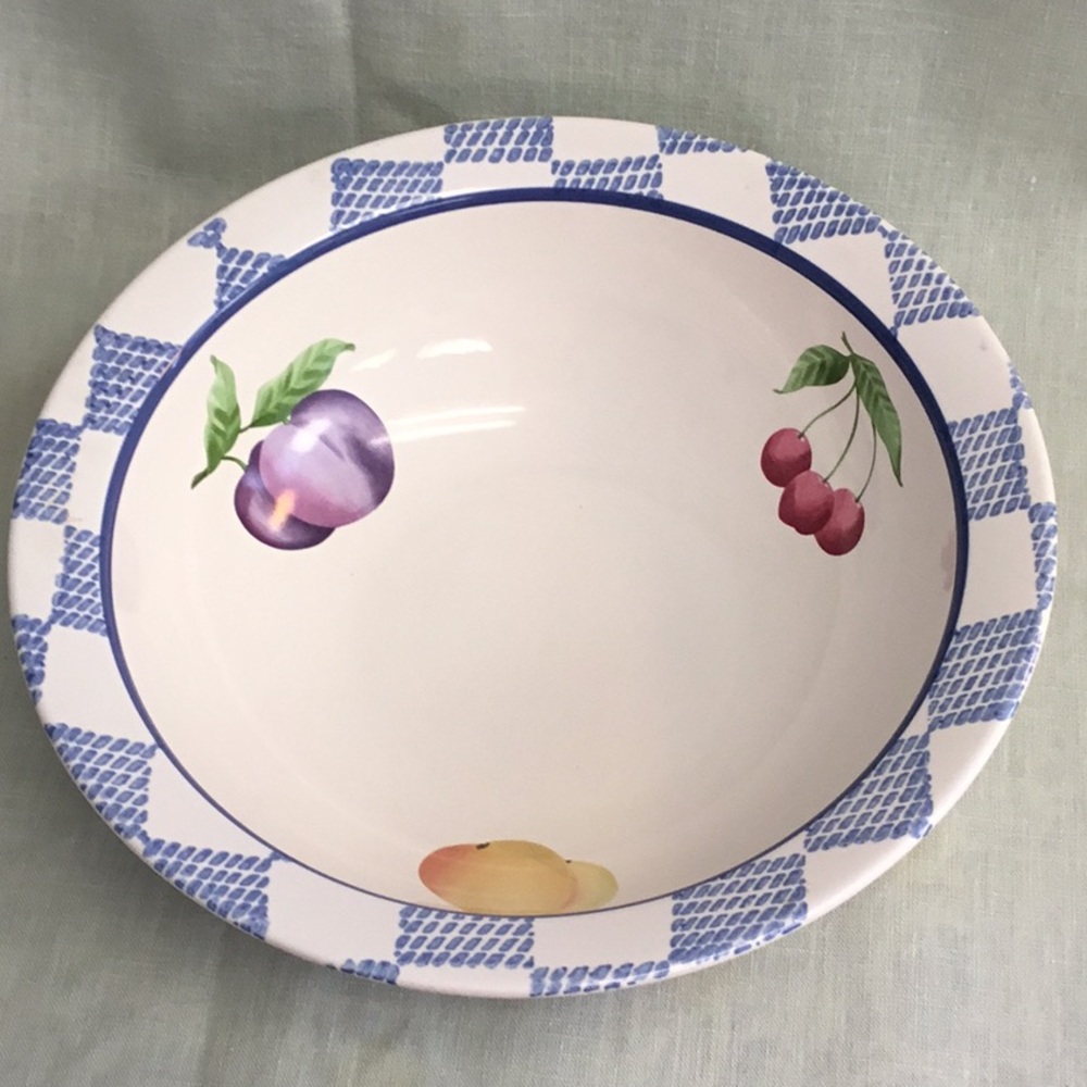 Pfaltzgraff Hopscotch Fruit Serving Bowl